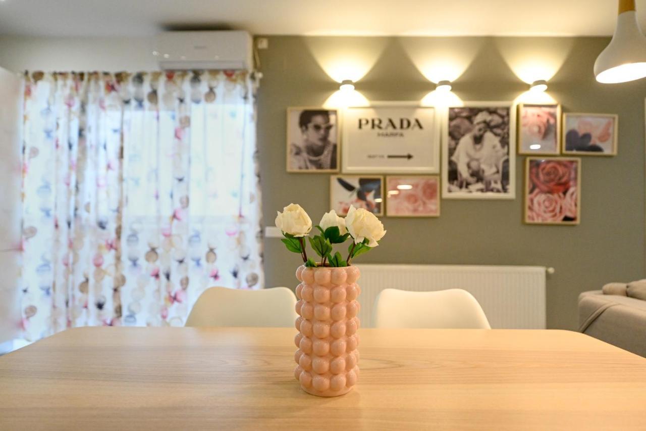 Splendid 2Br Apartment With Breathtaking Views Of Casa Poporului Bukarest Eksteriør billede