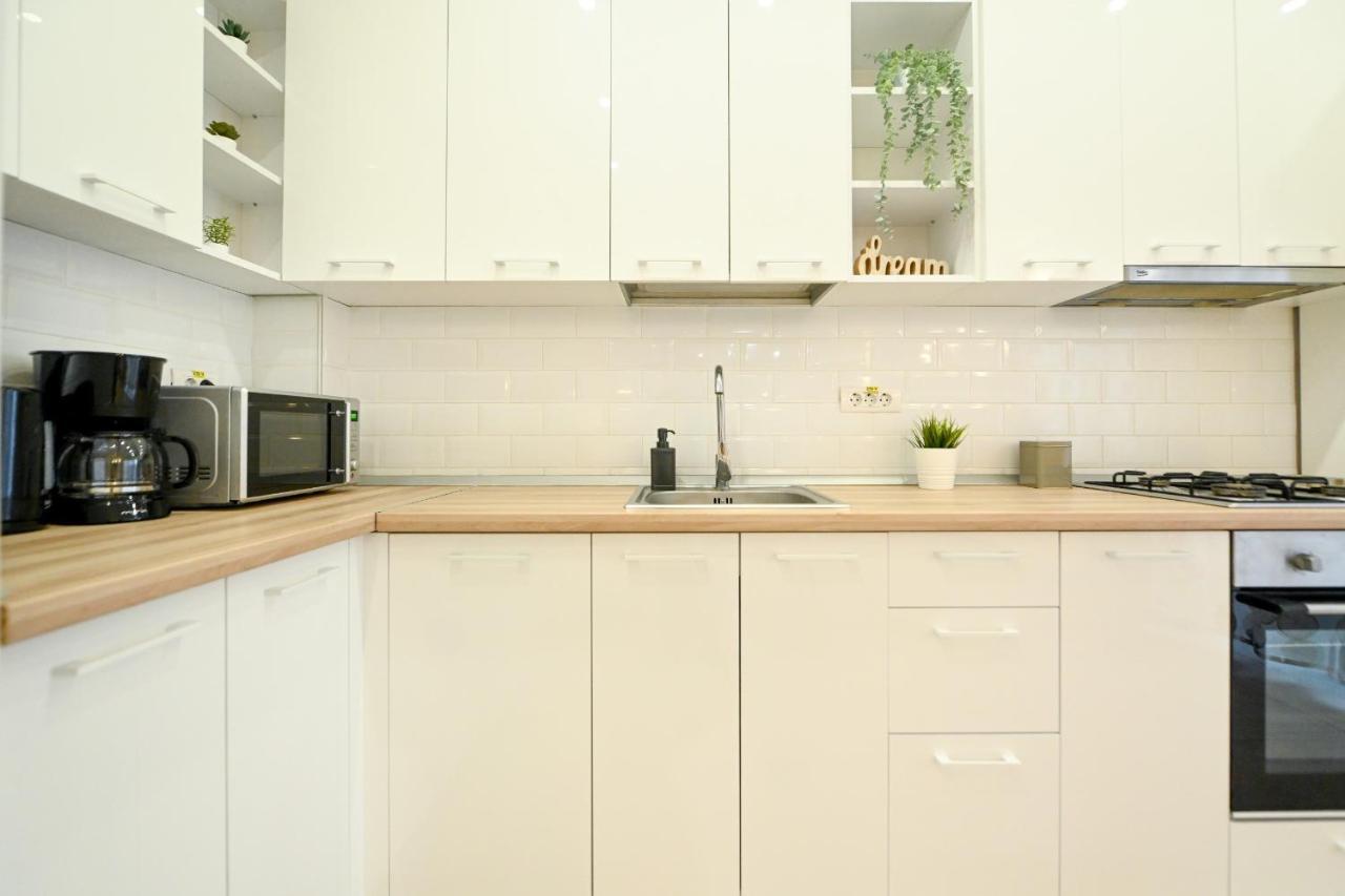 Splendid 2Br Apartment With Breathtaking Views Of Casa Poporului Bukarest Eksteriør billede