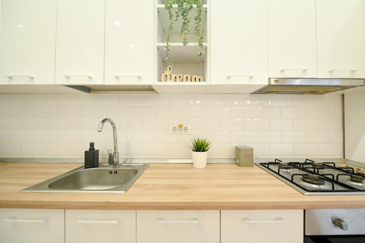 Splendid 2Br Apartment With Breathtaking Views Of Casa Poporului Bukarest Eksteriør billede